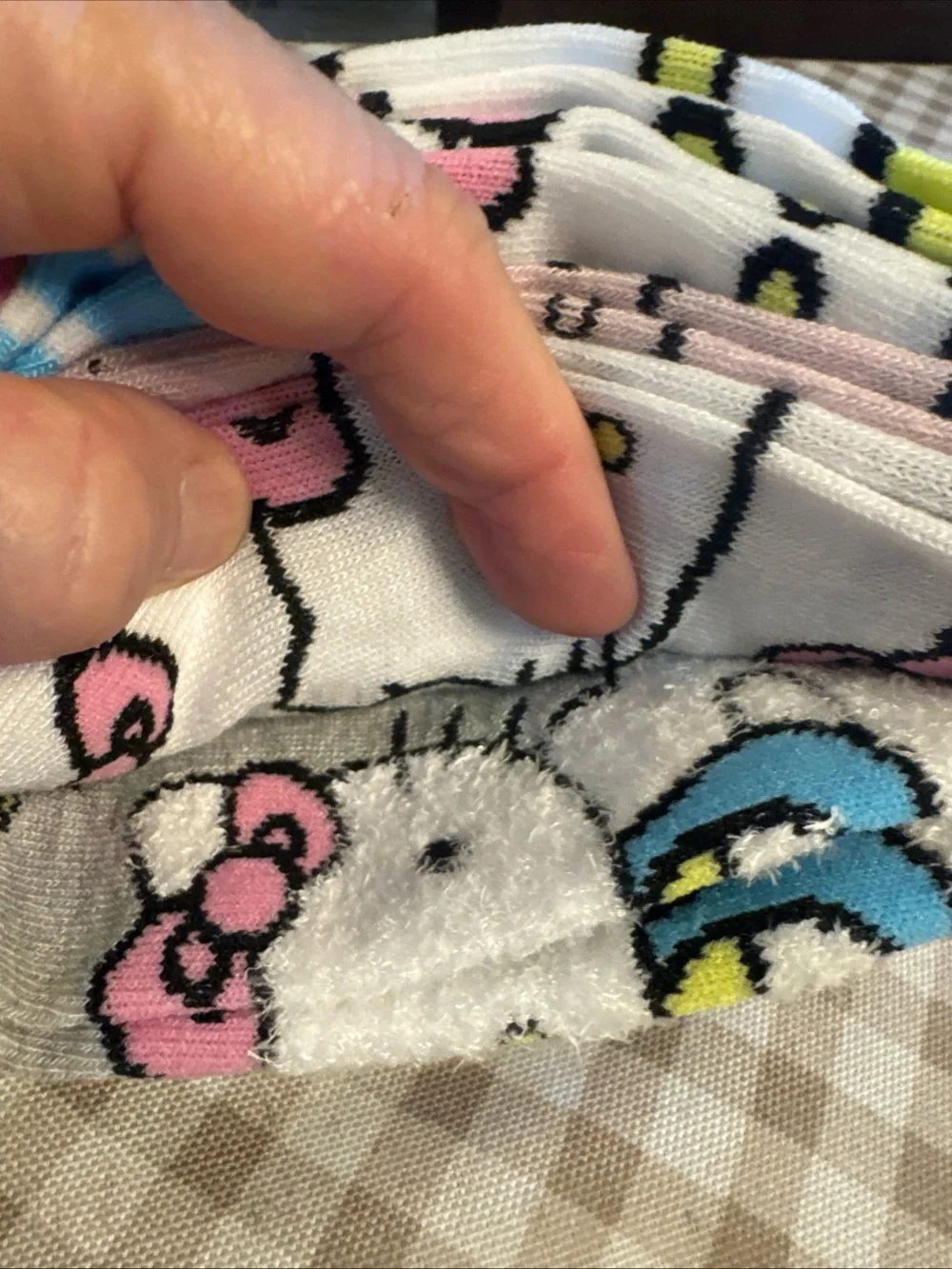 Hello Kitty No-Show Socks - Gray with Pastel Stars